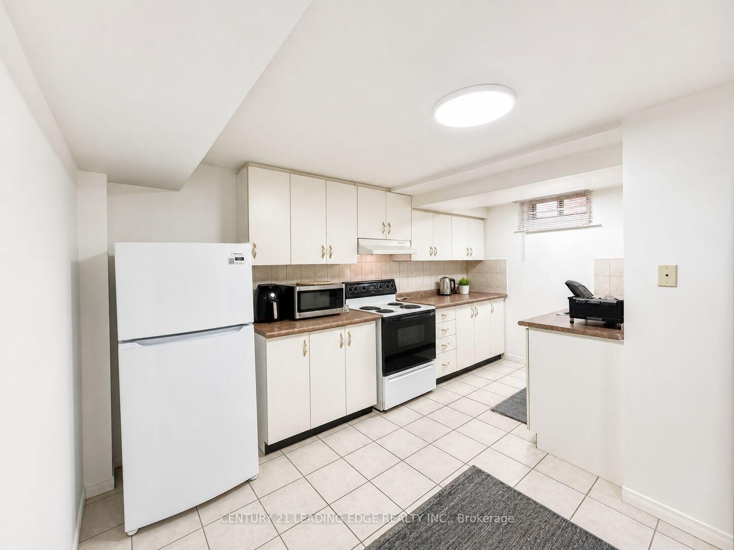 Property Photo:  48 Foxfield Crescent Bsmt  ON L4K 5G1 