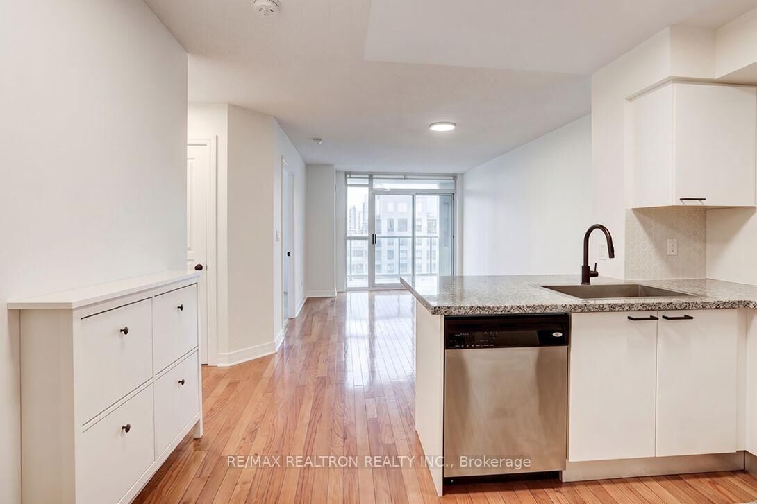 Property Photo:  16 Harrison Garden Boulevard 2407  ON M2N 7J7 