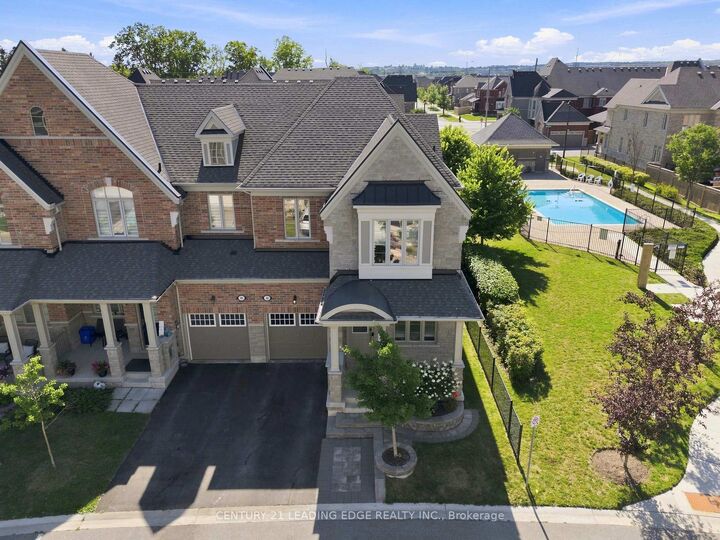 Photo de la propriété:  42 Workmens Circle  ON L1T 0N7 