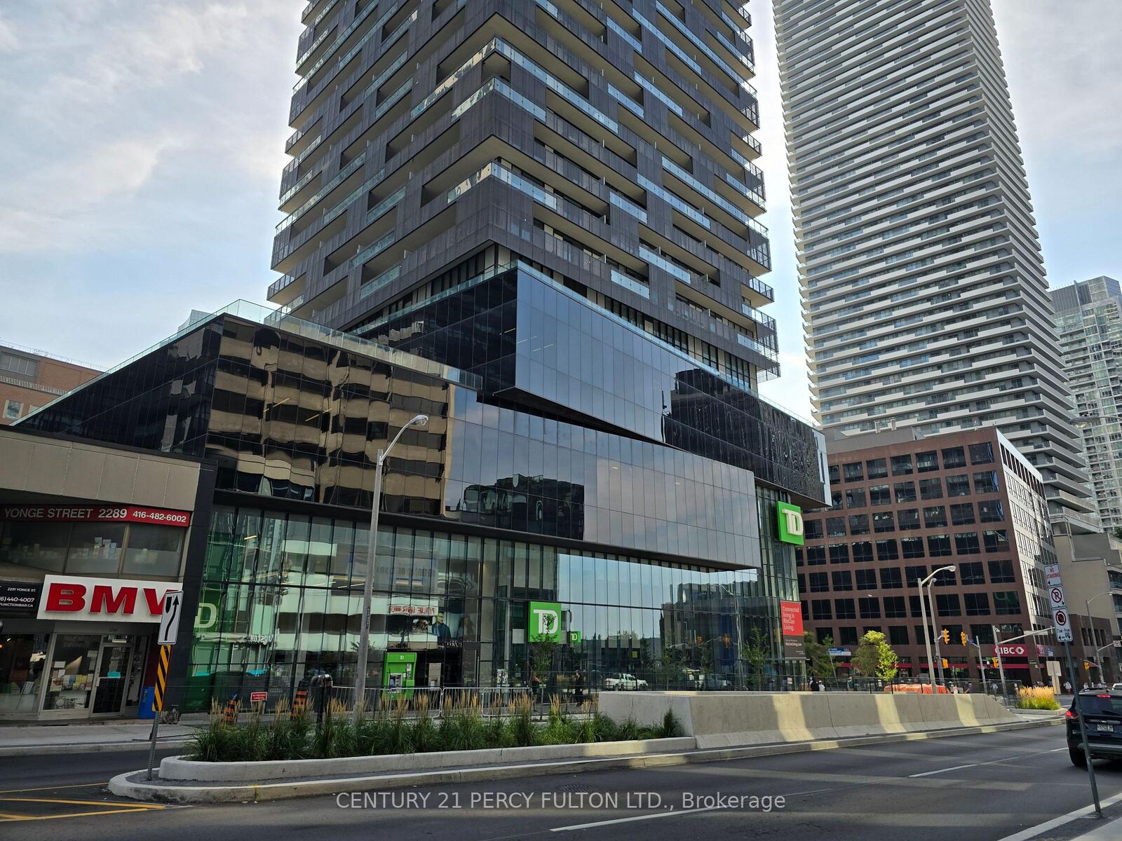 Property Photo:  8 Eglinton Avenue E 3406  ON M4P 0C1 