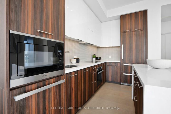 11 Lillian Street 1802 — photo 1