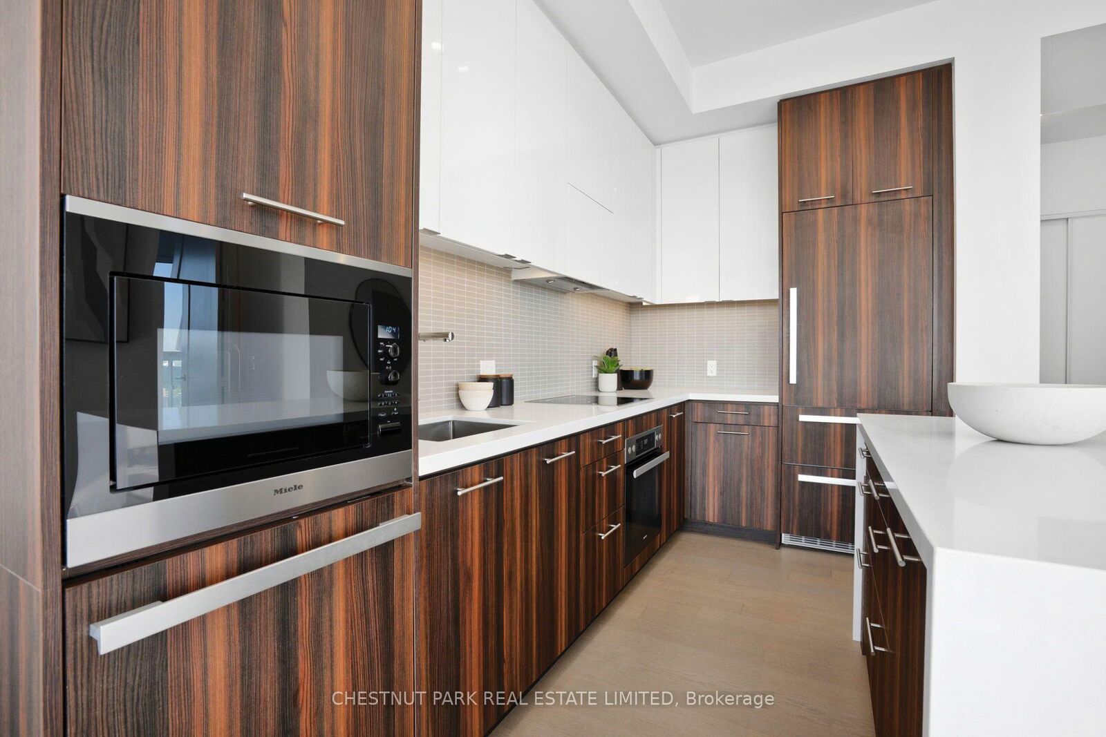Property Photo: 11 Lillian Street 1802 ON M4S 2H7