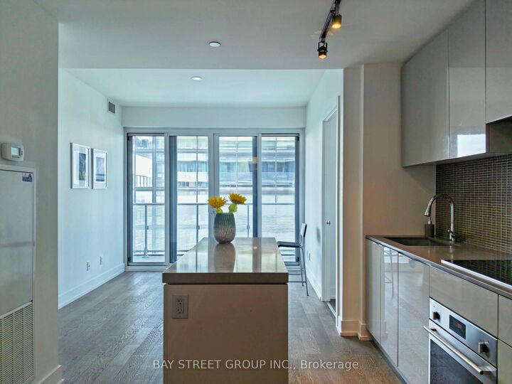 Photo de la propriété:  7 Grenville Street 4501  ON M4Y 1W9 