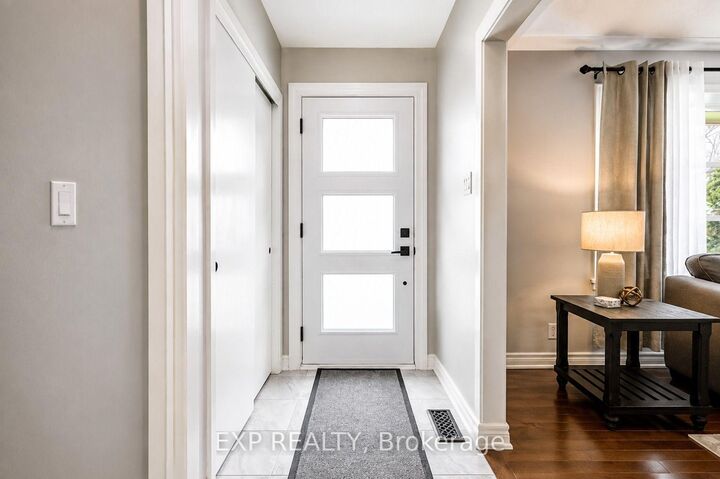 Property Photo: 33 Fairlawn Road ON N2C 1X8