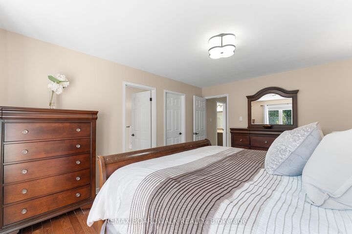 Property Photo: 14 Panandrick View Drive ON K2W 1A5