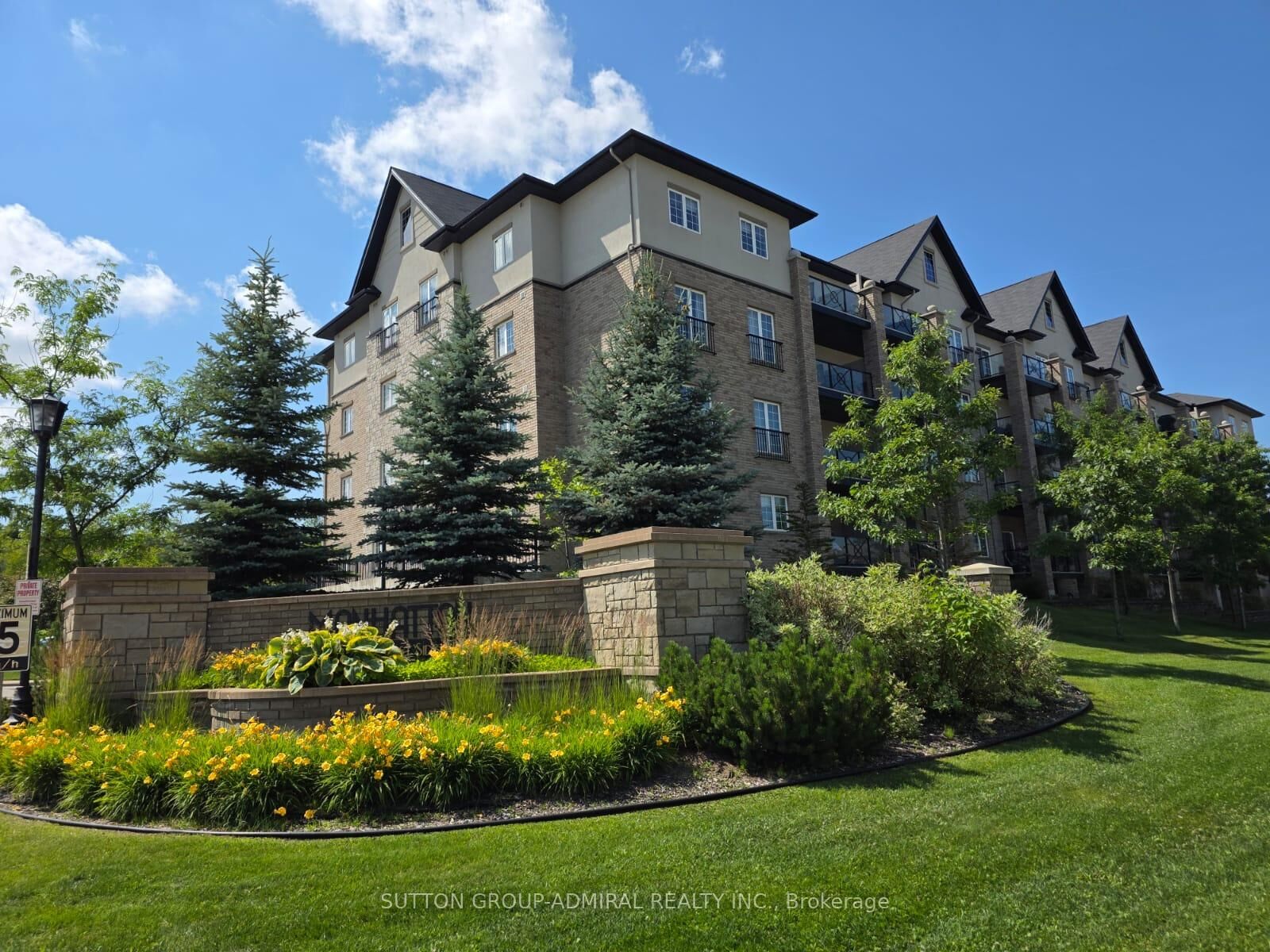 Property Photo:  40 Ferndale Drive 304  ON L4N 2L3 