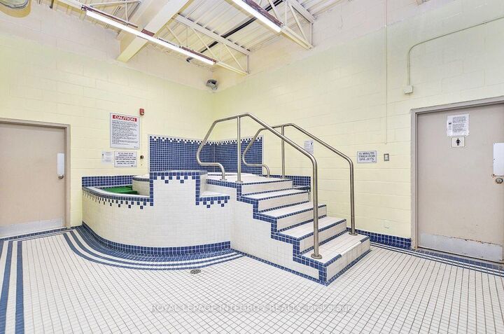 Property Photo:  2000 Jasmine Crescent 606  ON K1J 8K4 