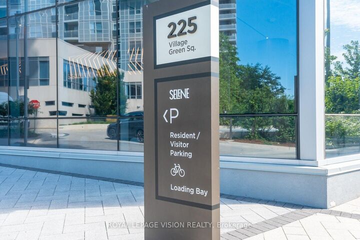 Photo de la propriété: 225 Village Green Square 1005 ON M1S 0N4