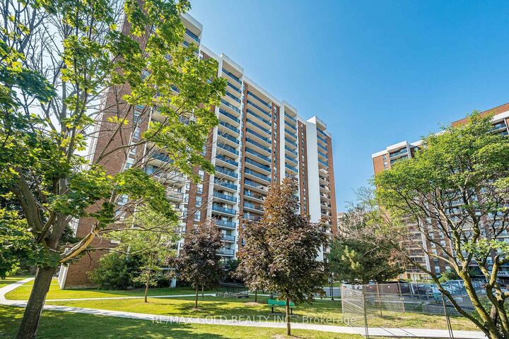 Property Photo:  21 Knightsbridge Road 407  ON L6T 3Y1 