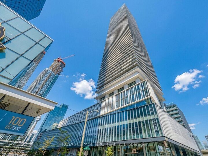 Property Photo: 138 Downes Street 6302 ON M5E 0E4