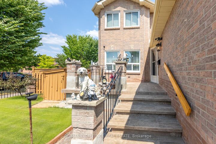 Property Photo: 55 Atkins Circle ON L6X 4B9