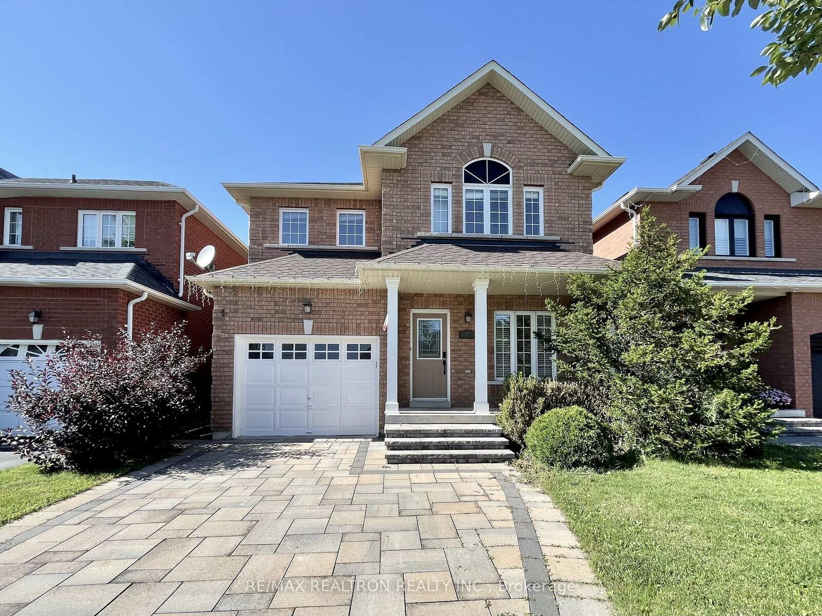 Property Photo:  123 Woodbury Crescent  ON L3X 2T3 