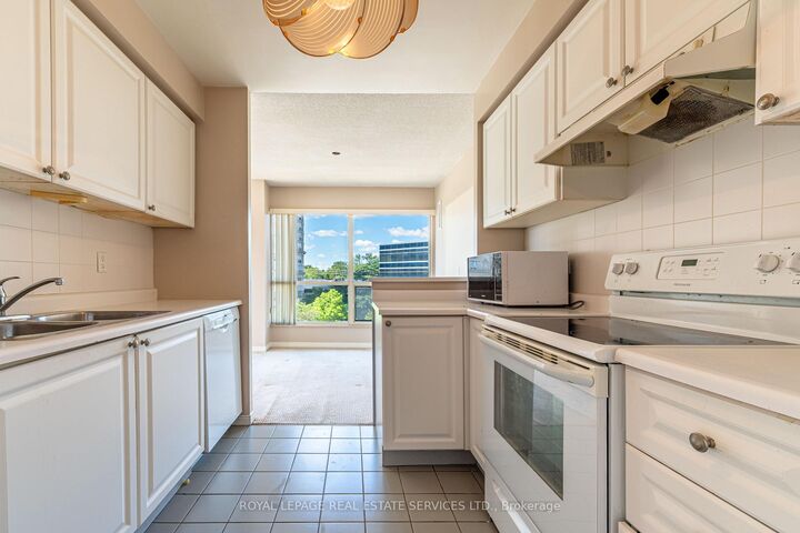 Property Photo: 2269 Lake Shore Boulevard W 511 ON M8V 3X6