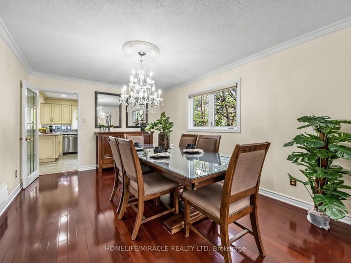 Property Photo: 2023 Jacamar Court ON L5L 3P7