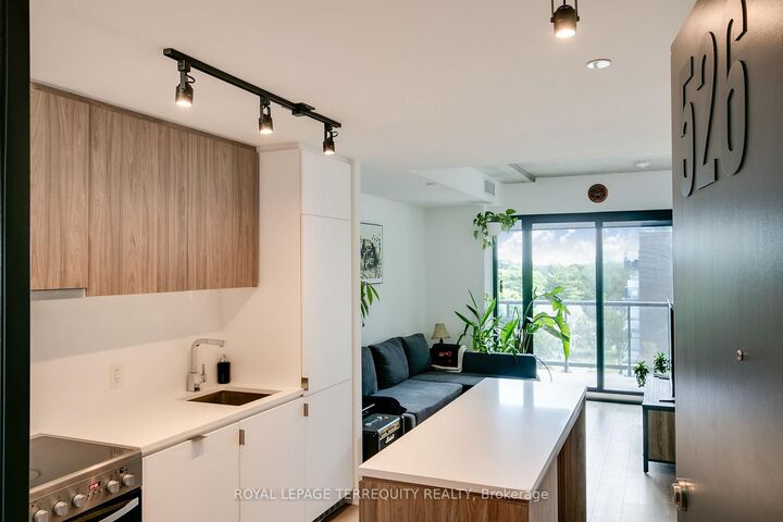 Property Photo:  7 Smith Crescent 526  ON M8Z 0G3 
