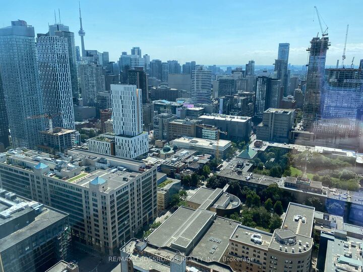 Property Photo:  319 Jarvis Street 4802  ON M5B 0C8 