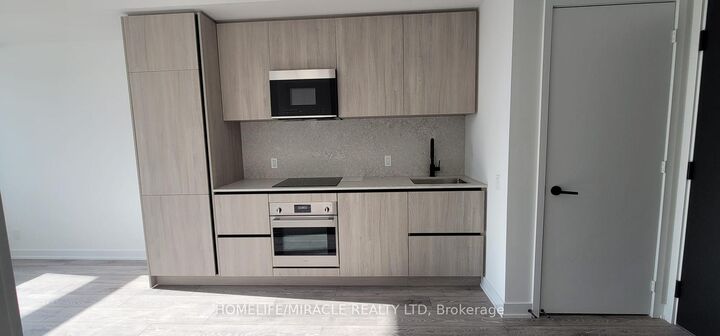Property Photo: 108 Peter Street 2909 ON M5V 0W2