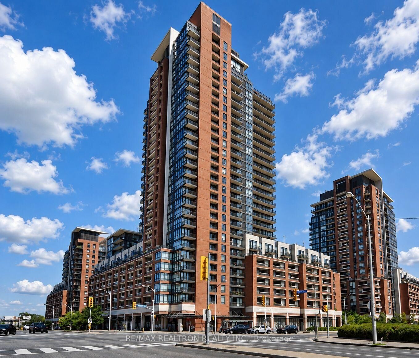 Property Photo:  830 Lawrence Avenue W 2910  ON M6A 0B6 