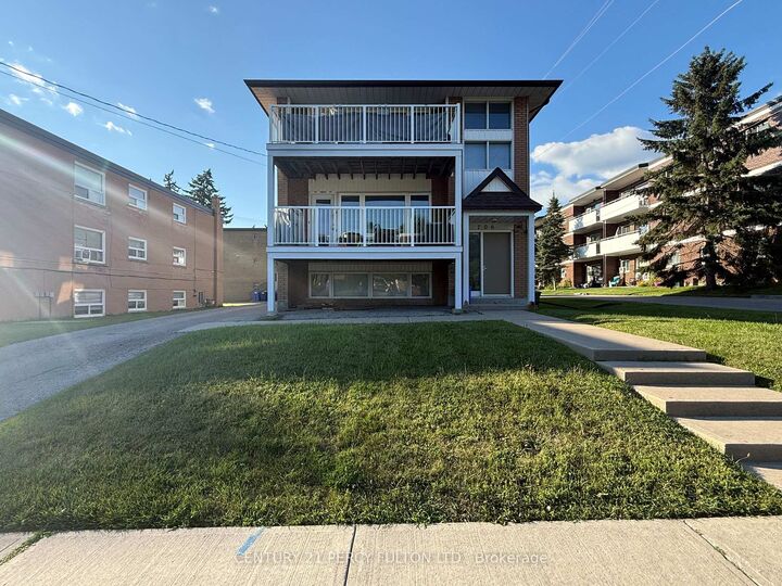 Property Photo:  706 Dunlop Street W 3  ON L1N 1V5 