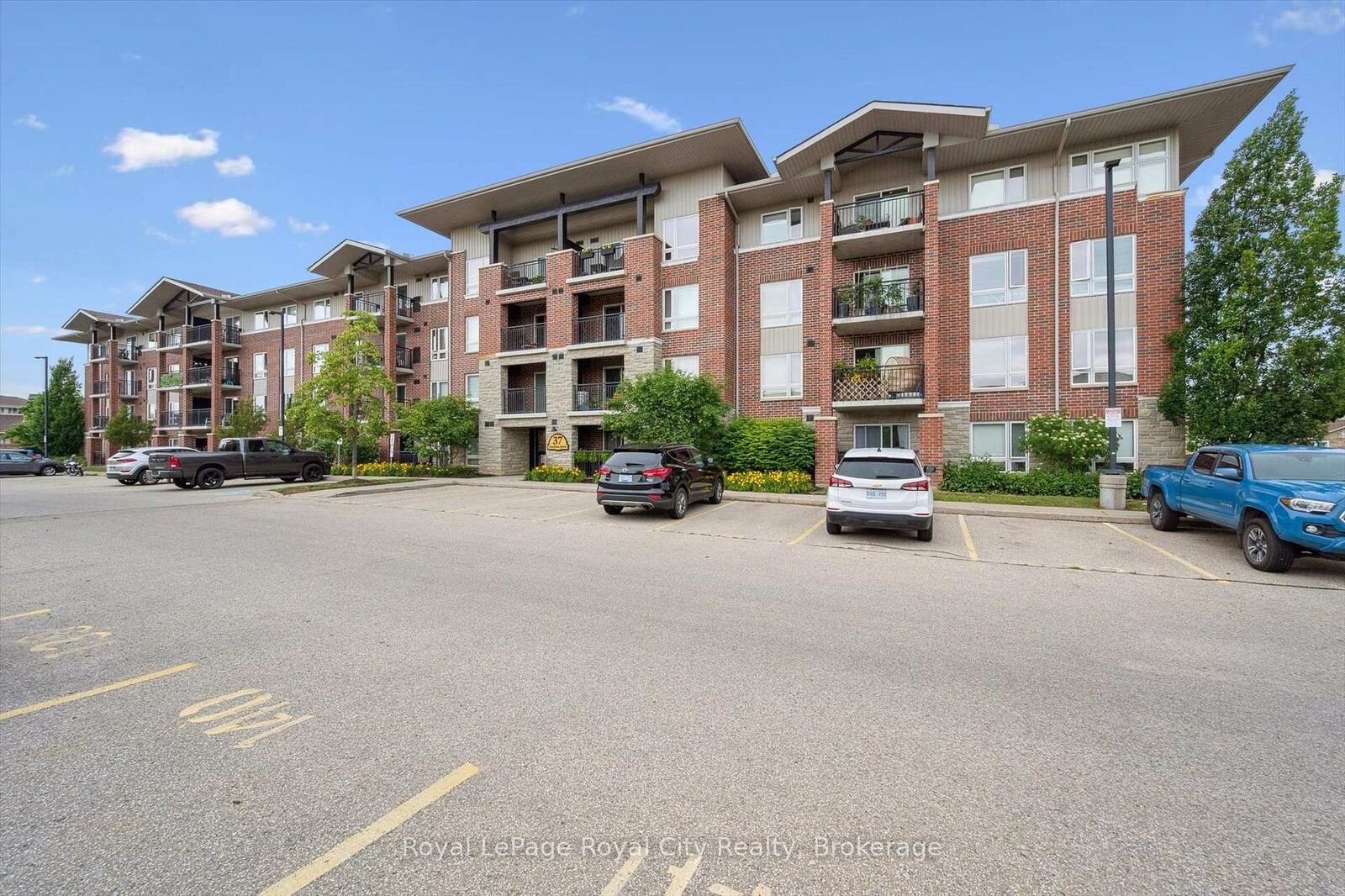 Property Photo:  37 Goodwin Drive 212  ON N1L 0E6 