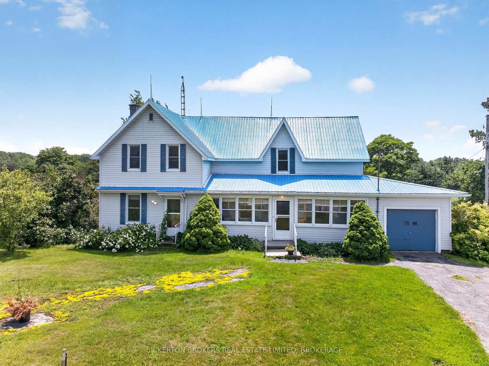 Property Photo: 1497 Sunbury Road ON K0H 1X0