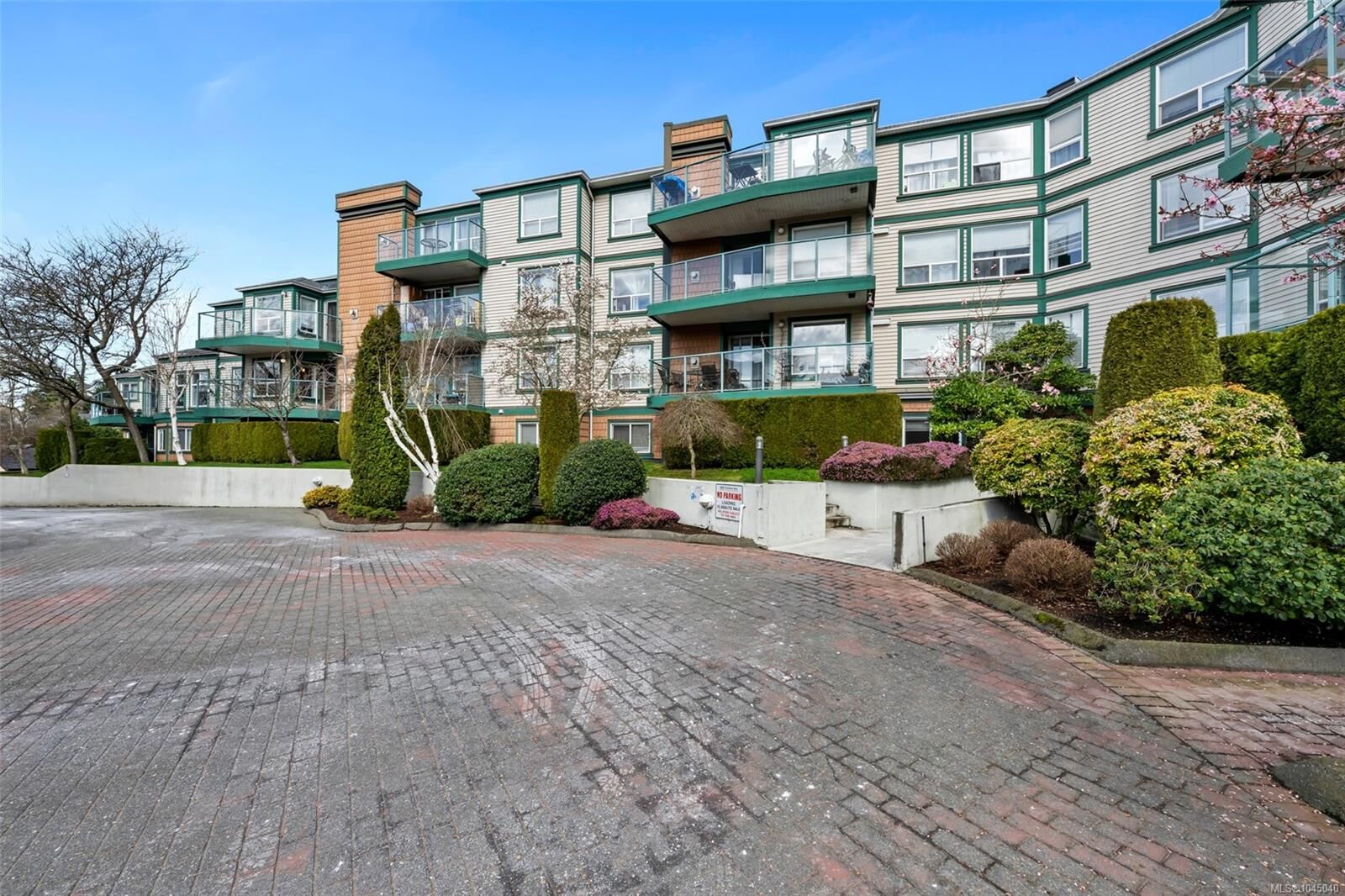 Property Photo:  899 Darwin Ave #212  BC V8X 2X7 