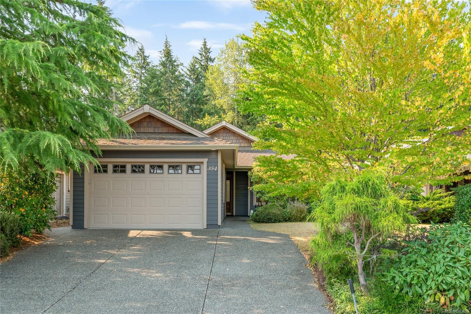 Property Photo:  354 Davis Ave  BC V9P 2V4 
