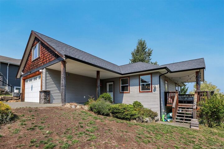 Property Photo: 2712 Rydal Ave BC V0R 1S0
