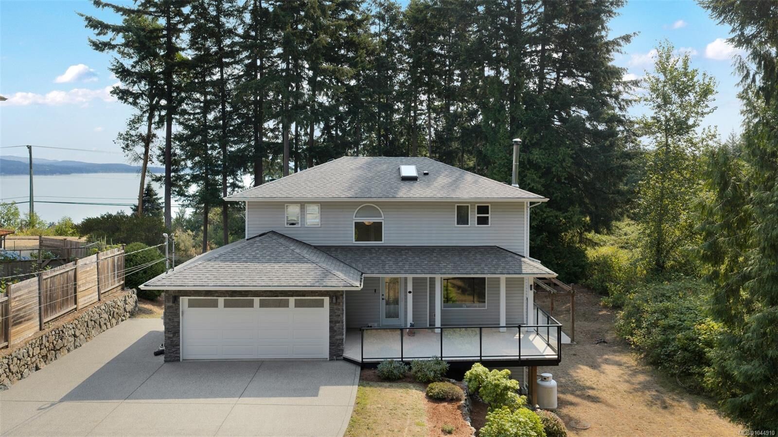 Property Photo: 2437 Benko Rd BC V0R 2P4