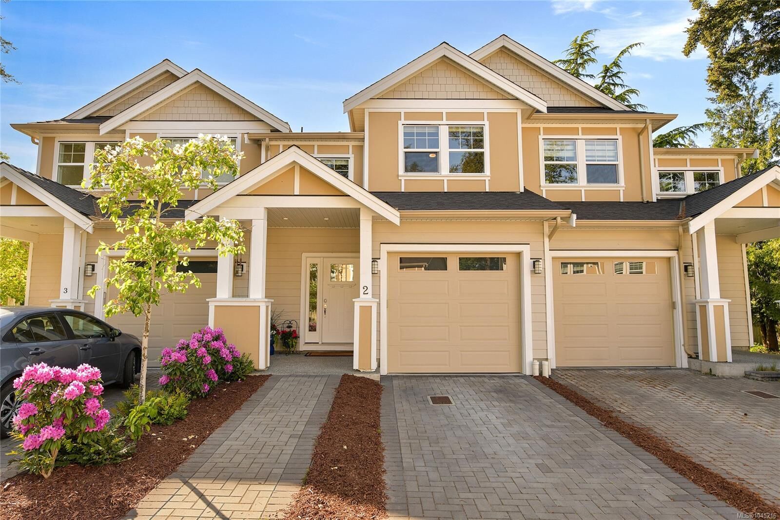 Property Photo: 4487 Wilkinson Rd #2 BC V8Z 5C2