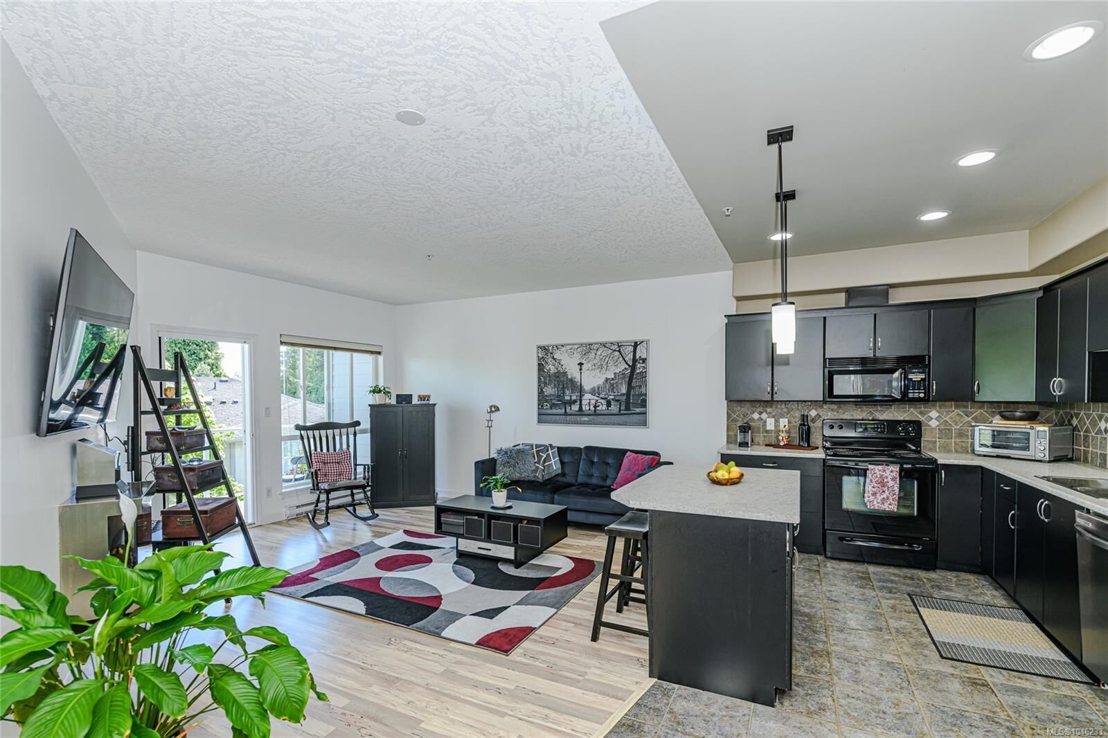 Property Photo: 3915 Carey Rd #205 BC V8Z 1Z6