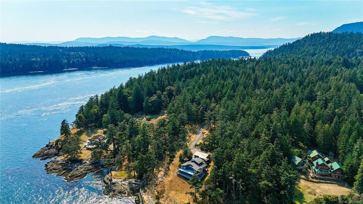 Property Photo: 379 Mary Ann Point Rd BC V0N 1P0