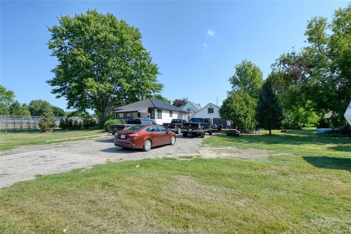 Property Photo: 487 St Clair Street ON N7L 3K6