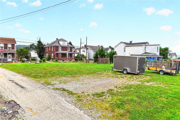 Property Photo:  338 E Crawford Ave  PA 15425 
