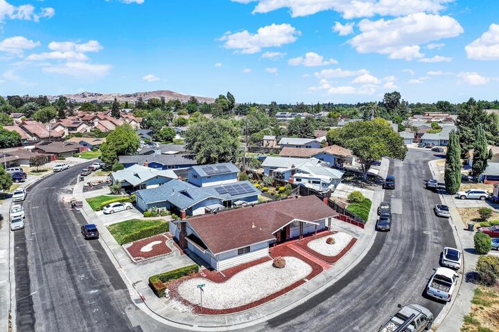 Property Photo:  1360 Avon Way  CA 94533 