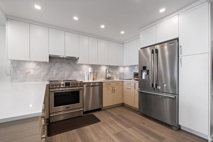 Property Photo:  4350 Beresford Street 1404  BC V5H 4K9 
