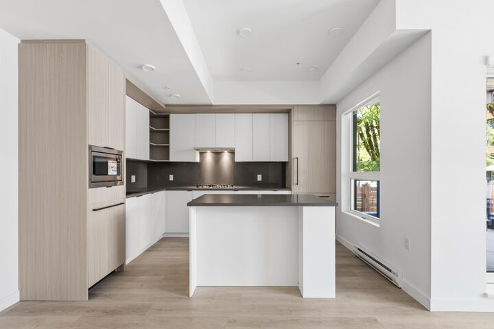 2268 E Broadway 102 — photo 1