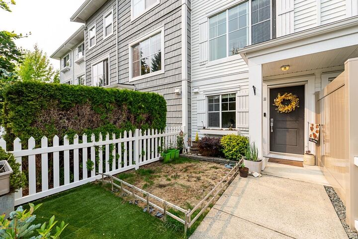 16228 16 Avenue 11 — photo 1