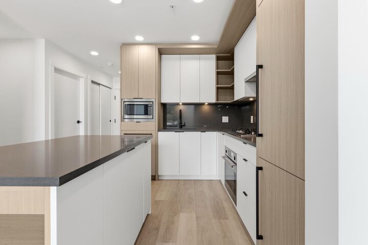 Property Photo: 2268 E Broadway 504 BC V5N 0L2