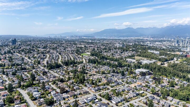 Property Photo: 4757 Buxton Street BC V5H 1J2