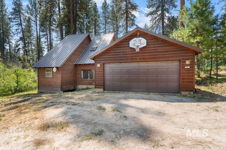 Property Photo:  3 Bull Pine Rd  ID 83631 