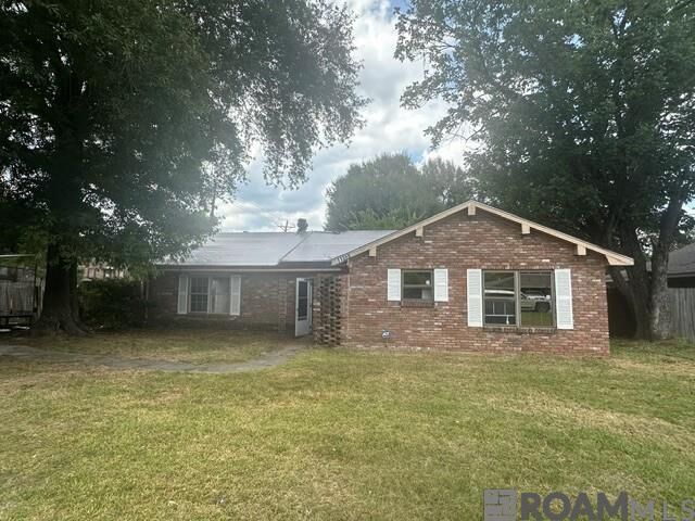 Property Photo: 11359 Glenda Dr LA 70815