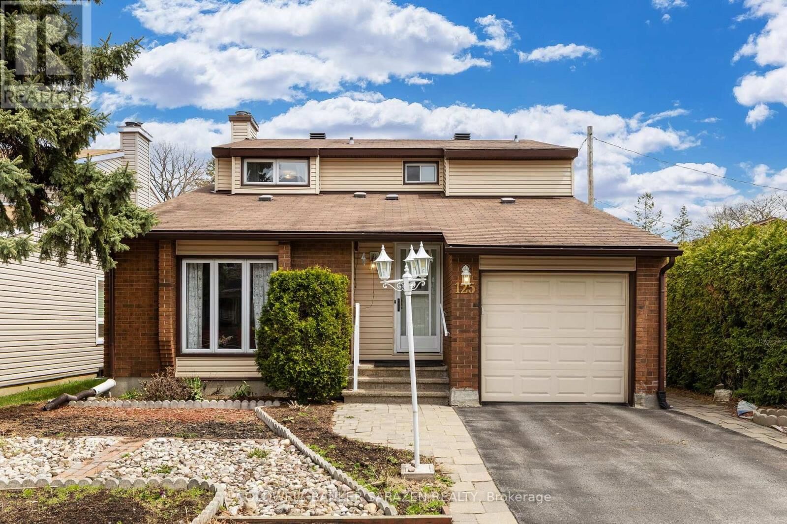 Property Photo: 125 Lanark Avenue ON K1Z 8P6