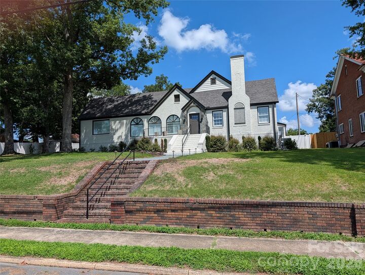 Property Photo:  276 N 4th Street N  NC 28001 