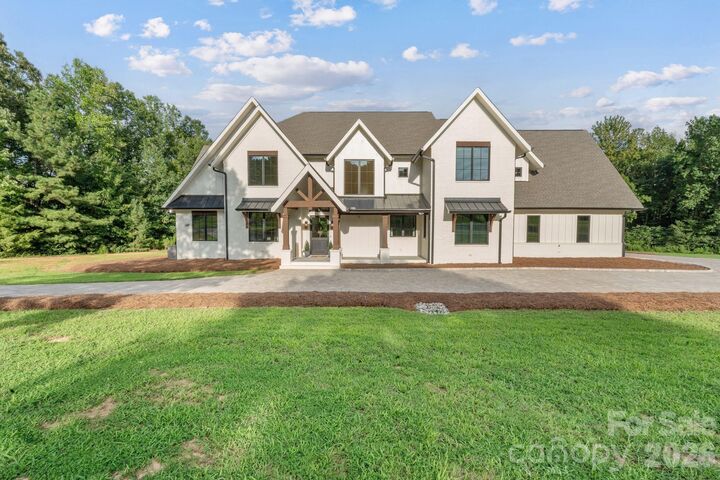 Property Photo: 2905 McNeely Farms Drive NC 28173