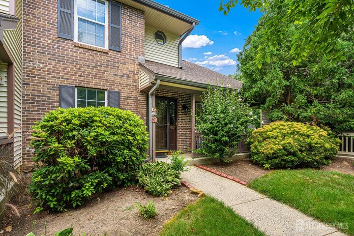 Property Photo:  1212 Holly Court  NJ 08852 