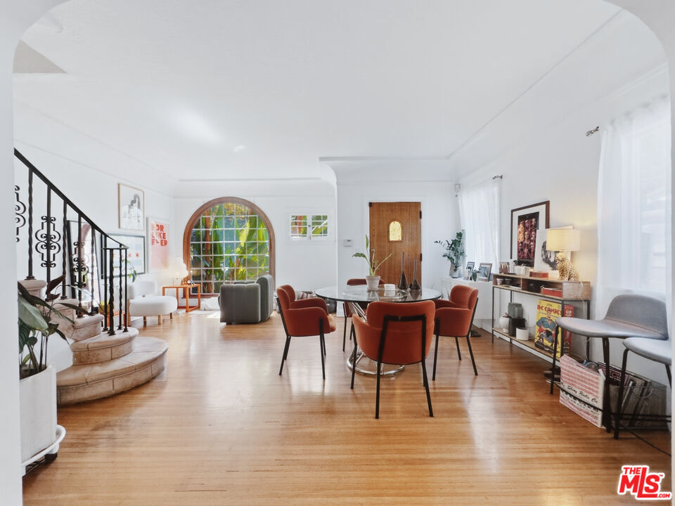 Property Photo: 934 N Harper Ave CA 90046