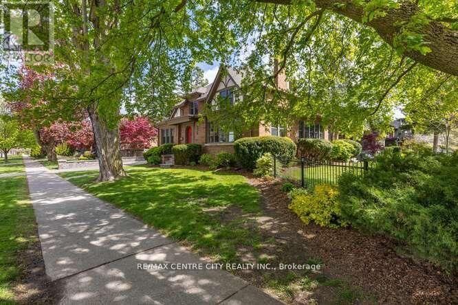 Property Photo: 396 Victoria Street ON N5Y 4A9
