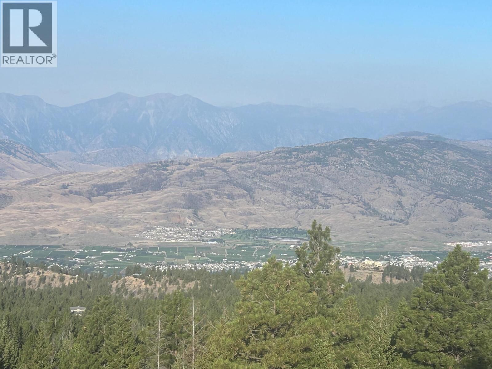 Property Photo:  120 Sasquatch Court  BC V0H 1V6 