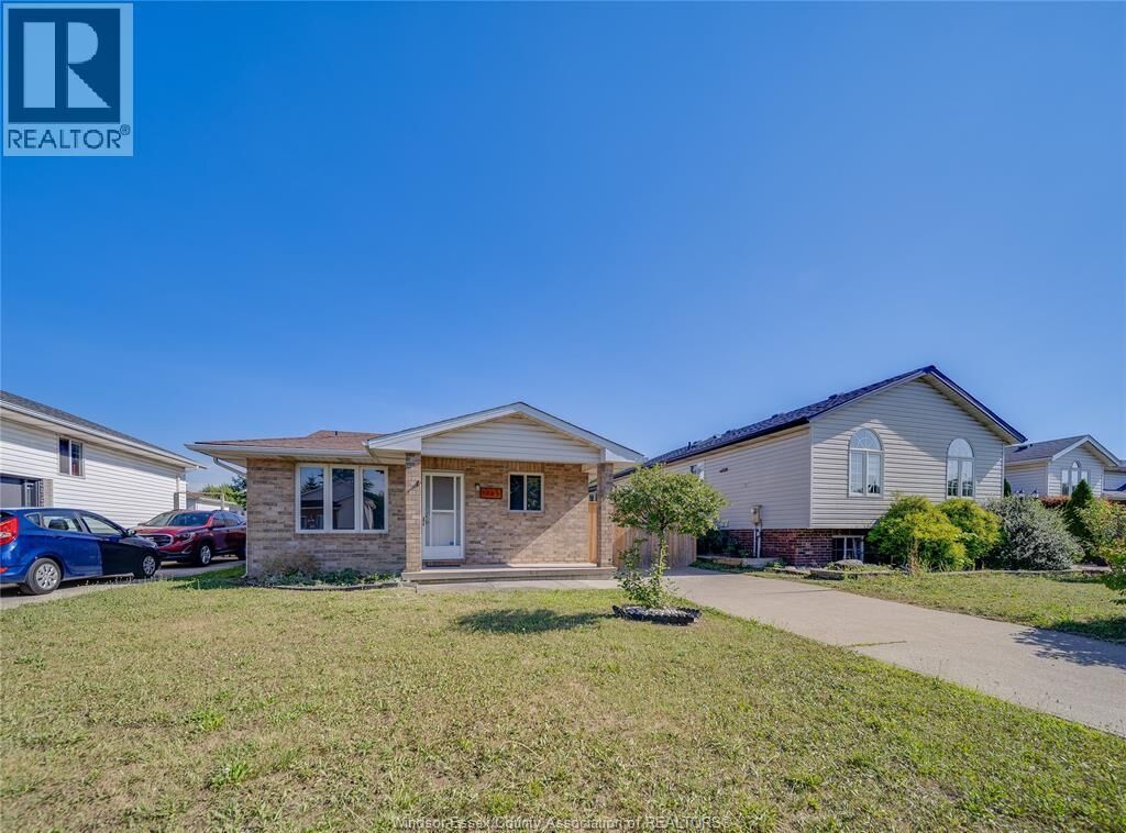 Property Photo: 1465 Foster Avenue ON N8W 5P8